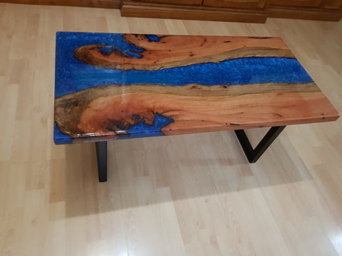 Red Gum and resin river table - image 2